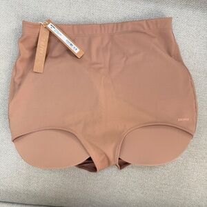 SKIMS BODY BUTT ENHANCING PADDED BRIEF (NWT, Size M, Color SIENNA)